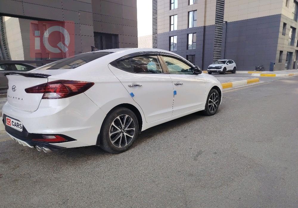 هيونداي النترا